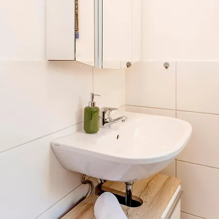 S'hauserl 311 - Your Austrian